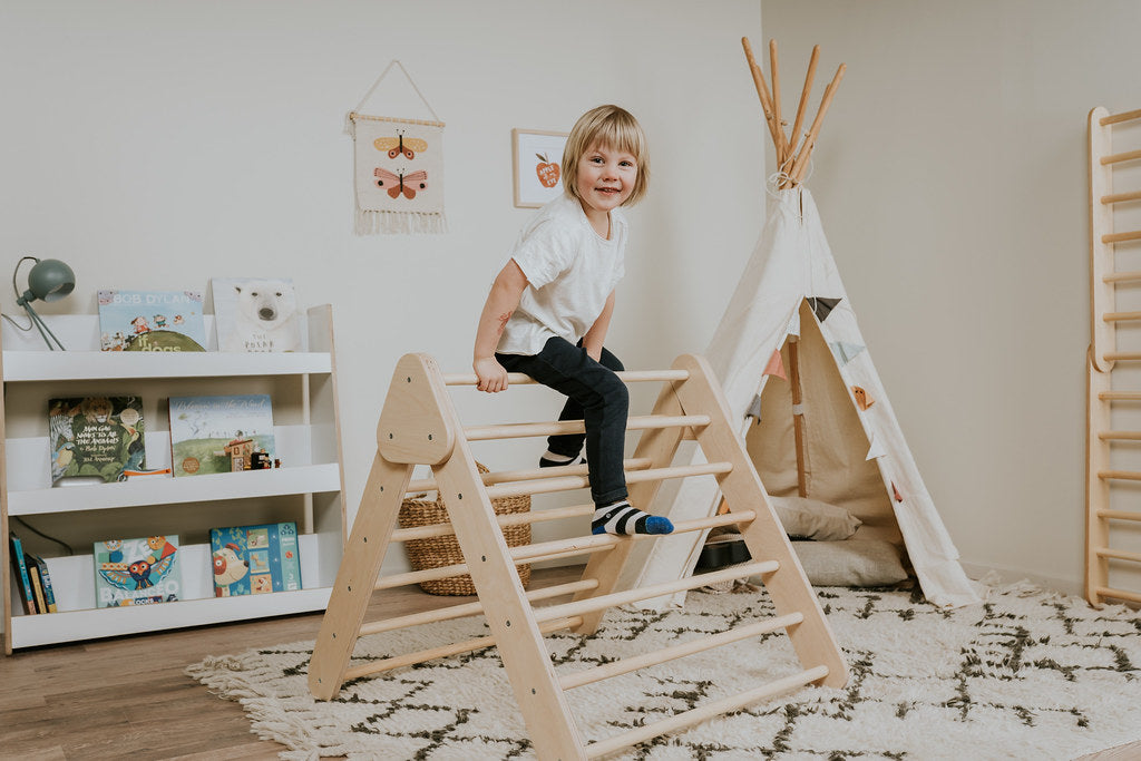 climbing triangle wall bars *